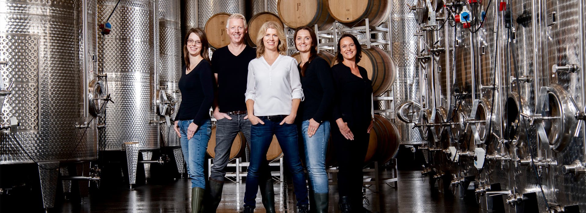 Das Team vom Weingut Becker-Landgraf (Nathalie Zimmermann Fotografie)